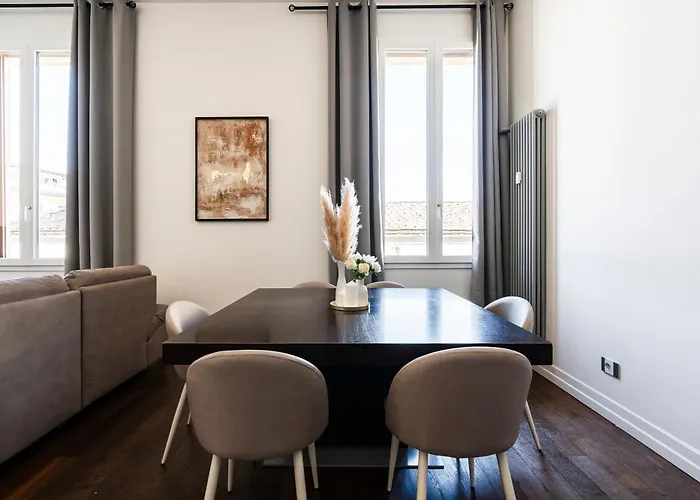 Noe Luxe With Parking On Request Apartament