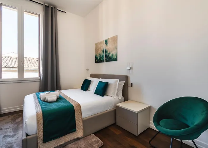 Apartment Noe Luxe With Parking On Request Florenz