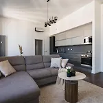 Noe Luxe With Parking On Request
